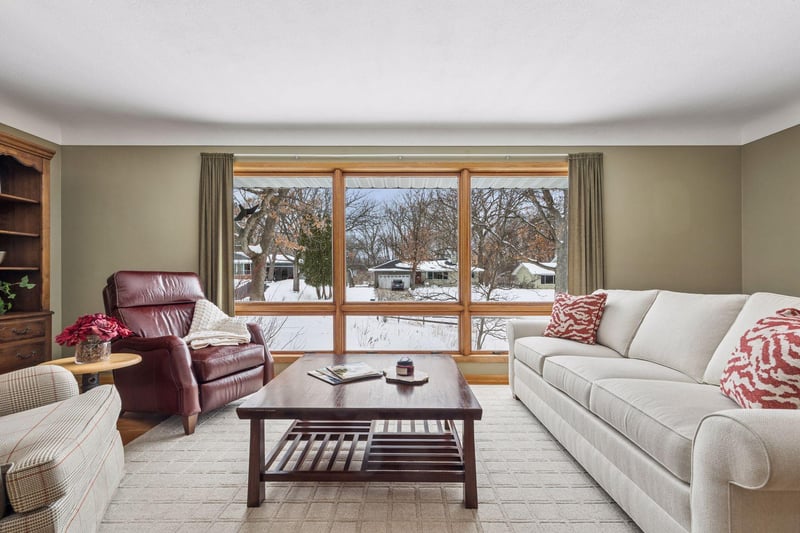 3974 Fairview Ave N, Arden Hills, MN 55112