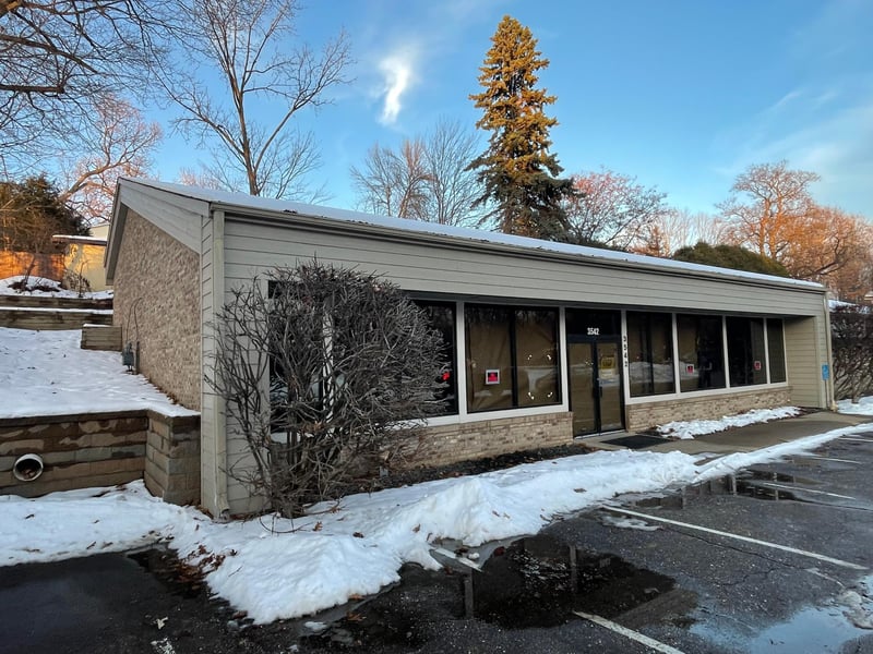 3542 Shoreline Dr, Wayzata, MN 55391