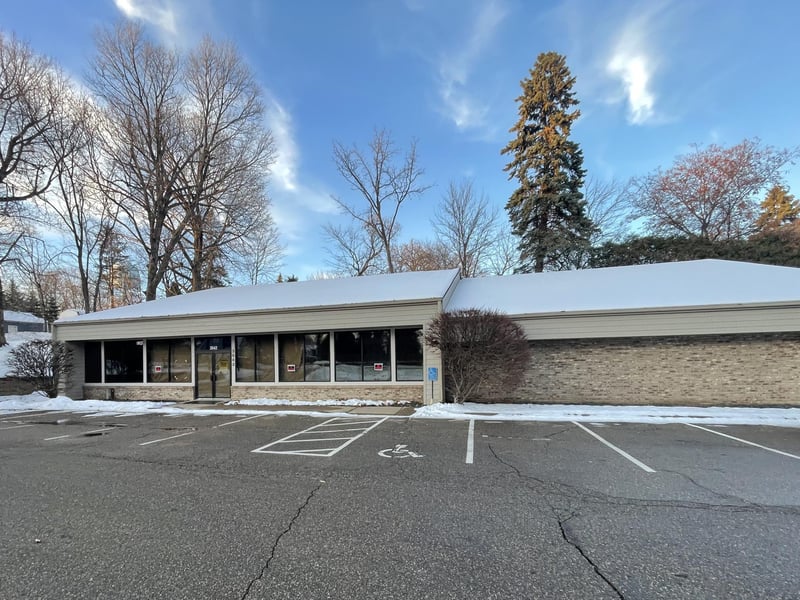 3542 Shoreline Dr, Wayzata, MN 55391