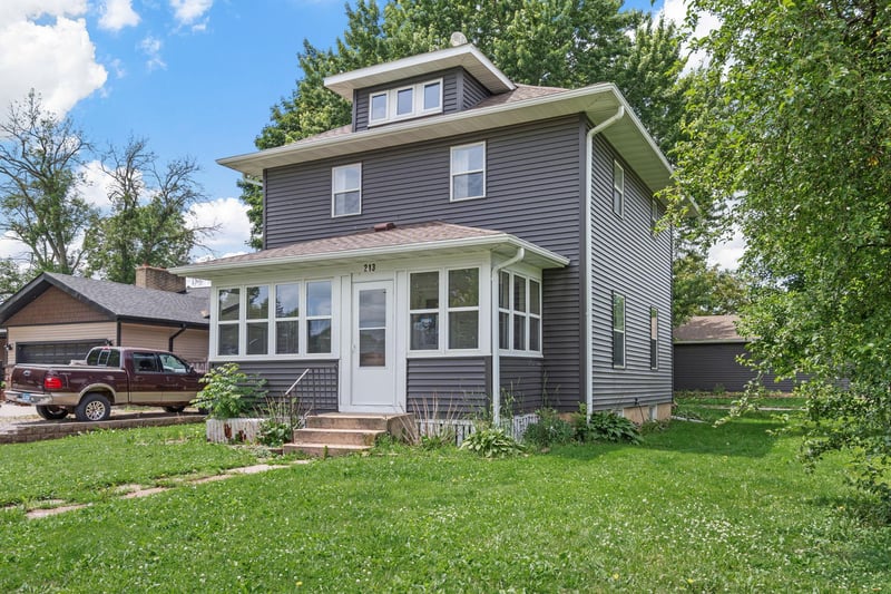 213 2nd St NE, Grand Meadow, MN 55936