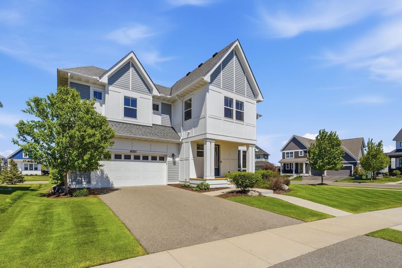 16221 Duskwood Trl, Lakeville, MN 55044
