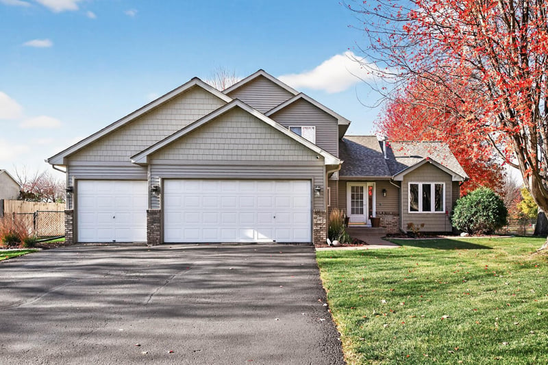 9020 Tamarack Ln, Rockford, MN 55373