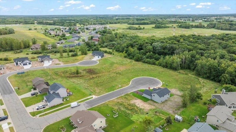 1148 29th St NE, Sauk Rapids, MN 56379