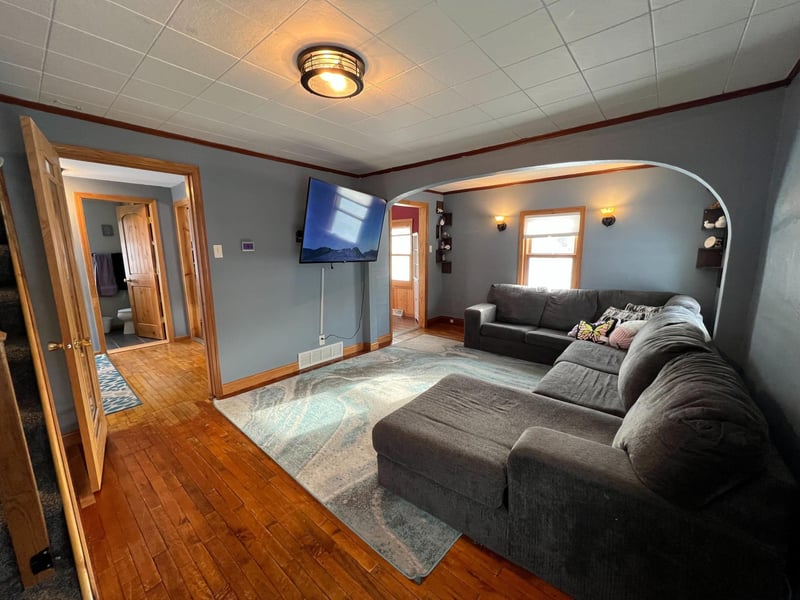 511 3rd St Ne, Chisholm, MN 55719