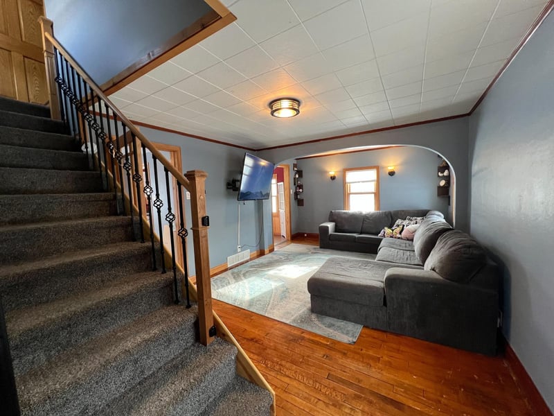 511 3rd St Ne, Chisholm, MN 55719