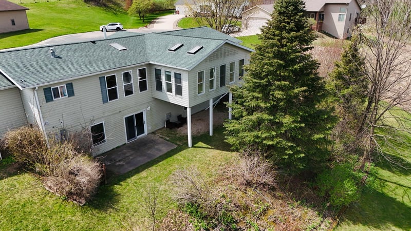 327 Parkside Dr SE, Preston, MN 55965