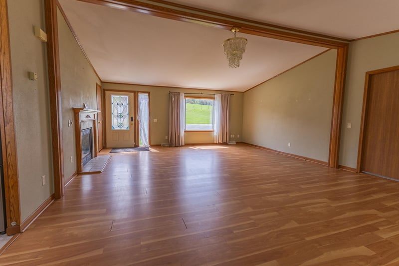 327 Parkside Dr SE, Preston, MN 55965