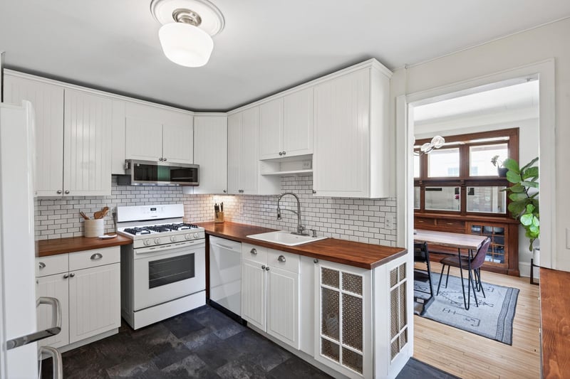 909 W 44th St, Minneapolis, MN 55409
