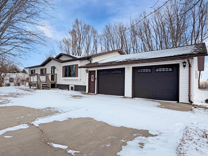509 Summer Ln, Lakefield, MN 56150
