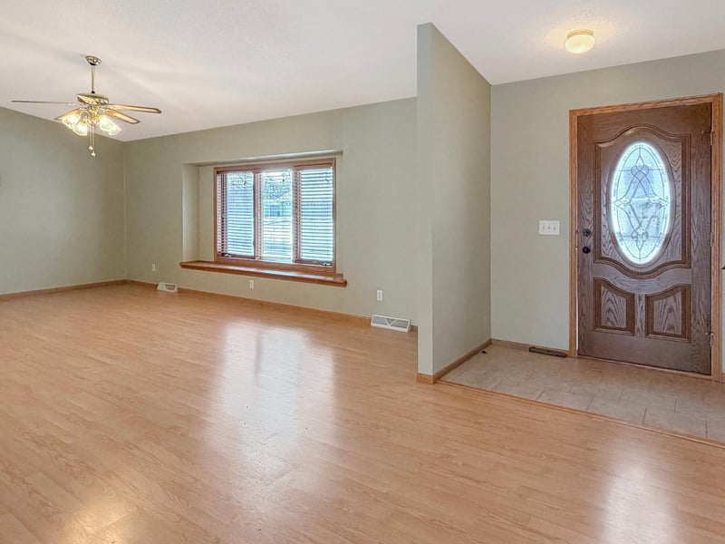 509 Summer Ln, Lakefield, MN 56150