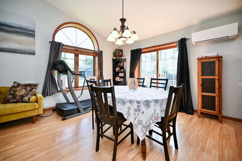 17 Williams St, Lewiston, MN 55952