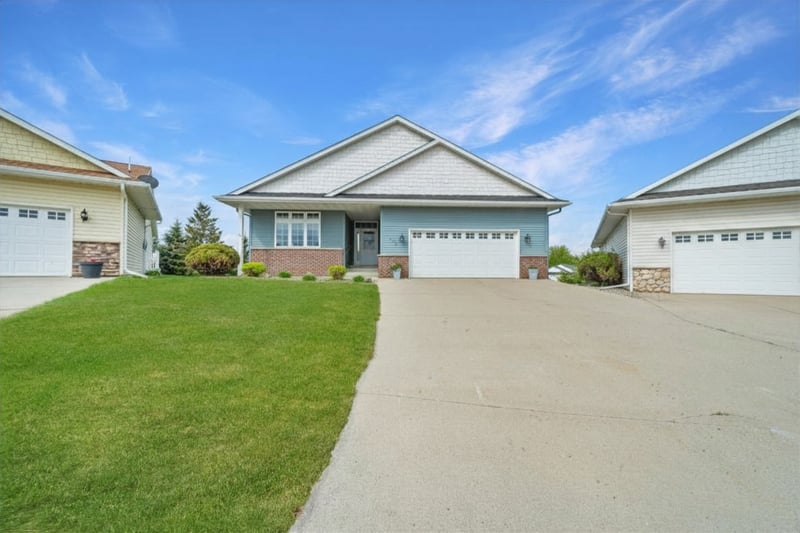 302 Ashley Ct, Alexandria, MN 56308