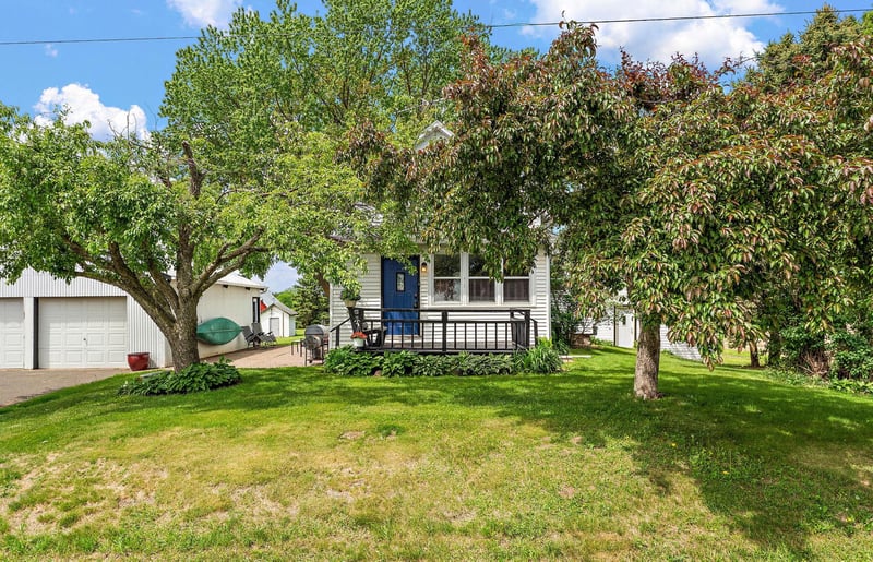 37320 Oriole Ave, Lindstrom, MN 55045