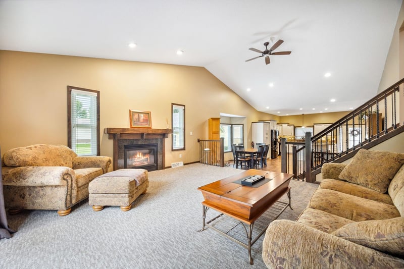 316 Lake Ave N, Silver Lake, MN 55381