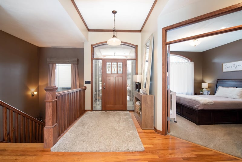 610 E Rolling Hills Dr, Le Center, MN 56057