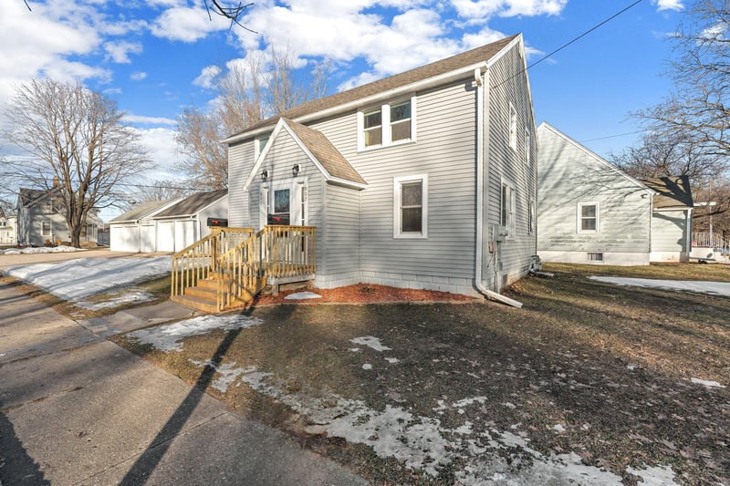 907 8th St SE, Austin, MN 55912