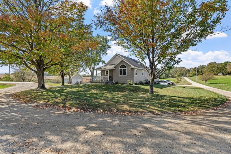 53995 280th Ave, Pine Island, MN 55963