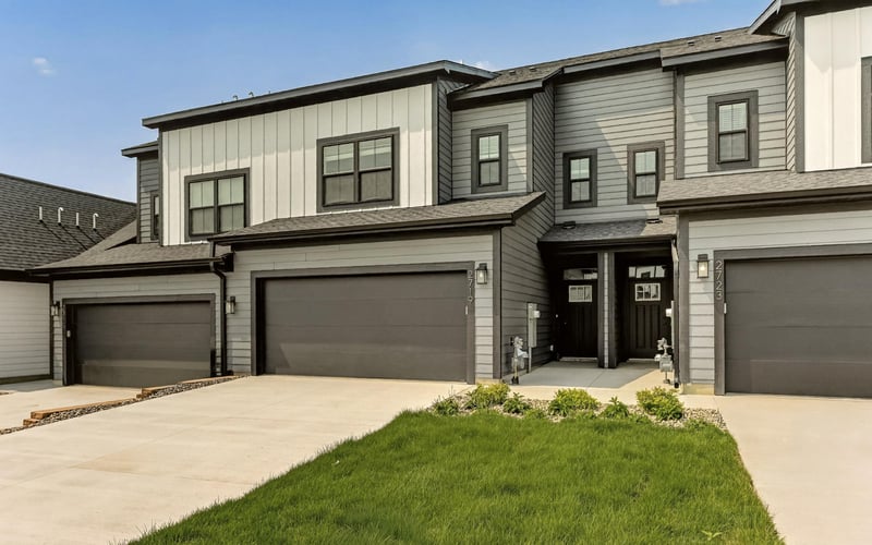 2722 Bentgrass Rd NW, Rochester, MN 55901