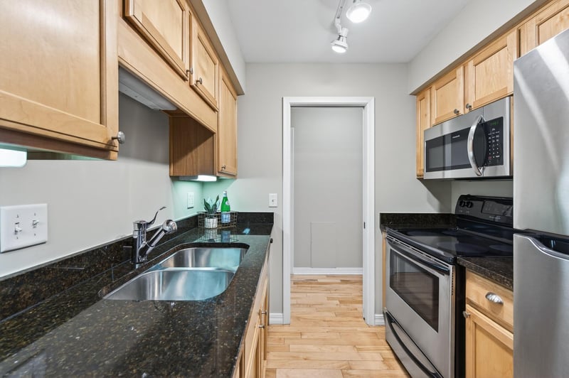 2727 W 43rd St #201, Minneapolis, MN 55410