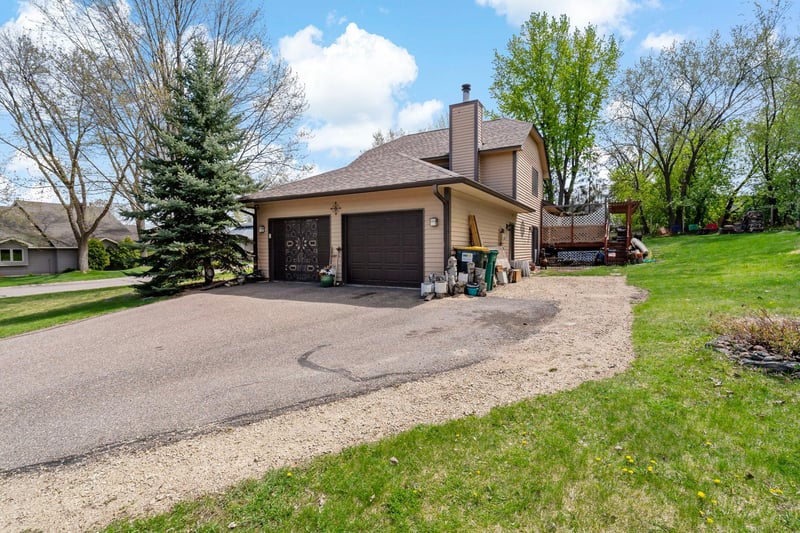 1213 Bluebill Bay Rd, Burnsville, MN 55306