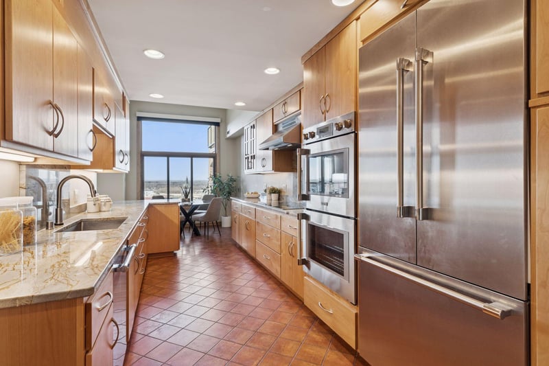 1201 Yale Pl #2009, Minneapolis, MN 55403