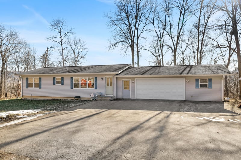 5055 County 9, Houston, MN 55943