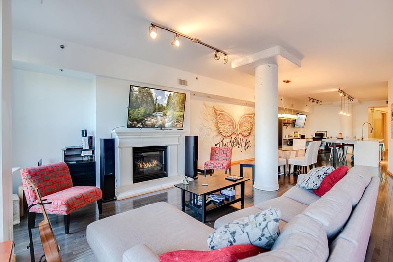 408 N 1st St #305, Minneapolis, MN 55401