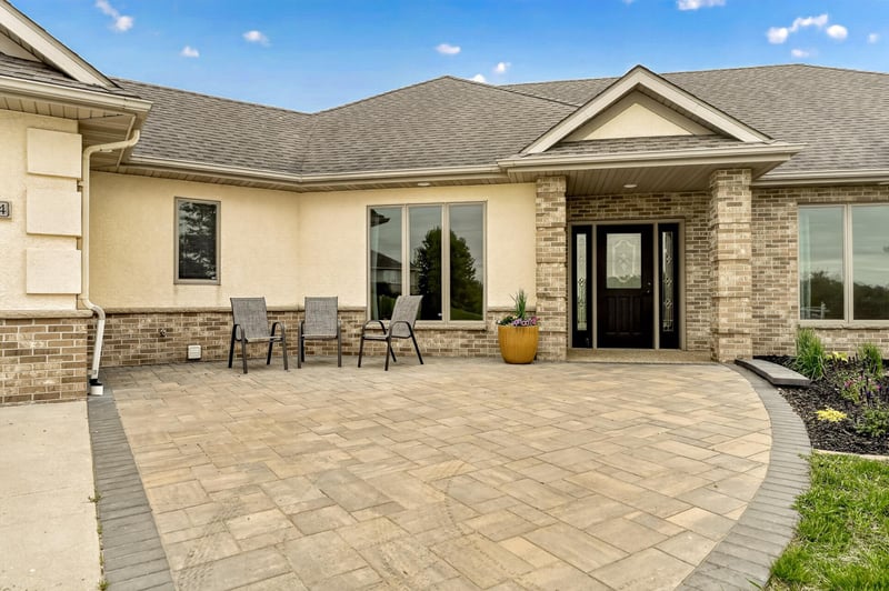 8594 Gossman Ln NW, Rochester, MN 55901