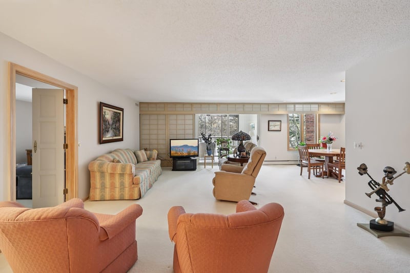 5601 Dewey Hill Rd #211, Edina, MN 55439