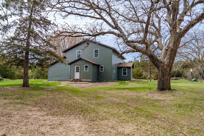 21301 Haven Rd, Little Falls, MN 56345