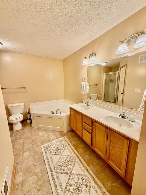 525 French Ln, Dundas, MN 55019