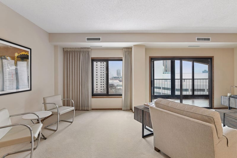 1235 Yale Pl #908, Minneapolis, MN 55403