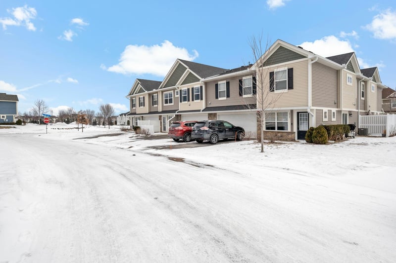 9925 5th Street Ln N, Lake Elmo, MN 55042