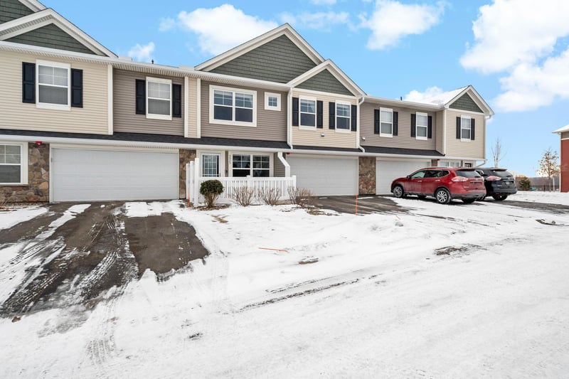 9925 5th Street Ln N, Lake Elmo, MN 55042