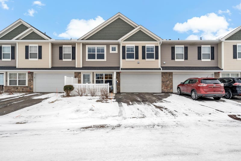 9925 5th Street Ln N, Lake Elmo, MN 55042