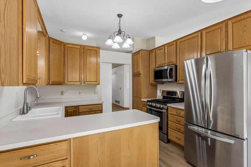 3447 Valento Cir, Vadnais Heights, MN 55127