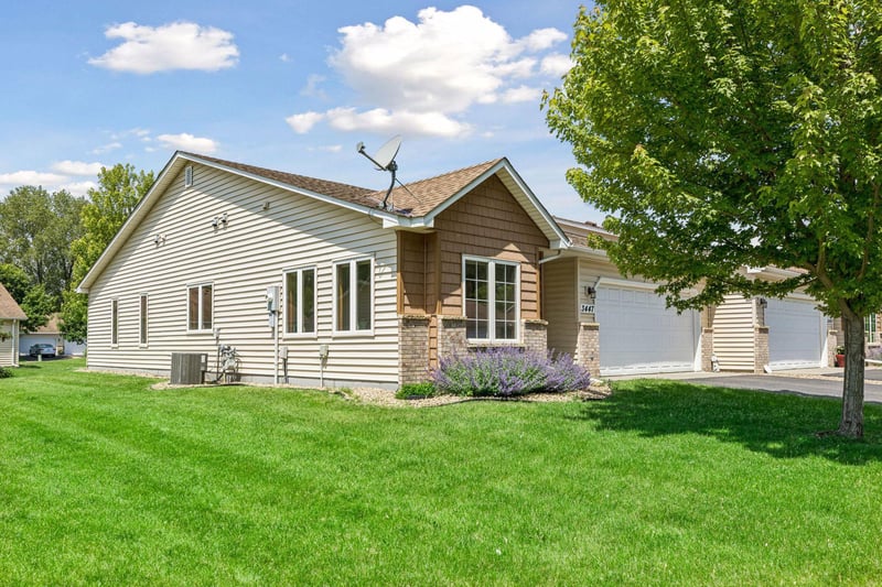 3447 Valento Cir, Vadnais Heights, MN 55127
