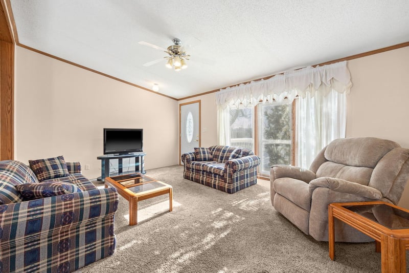 901 Sellards Dr, Dassel, MN 55325