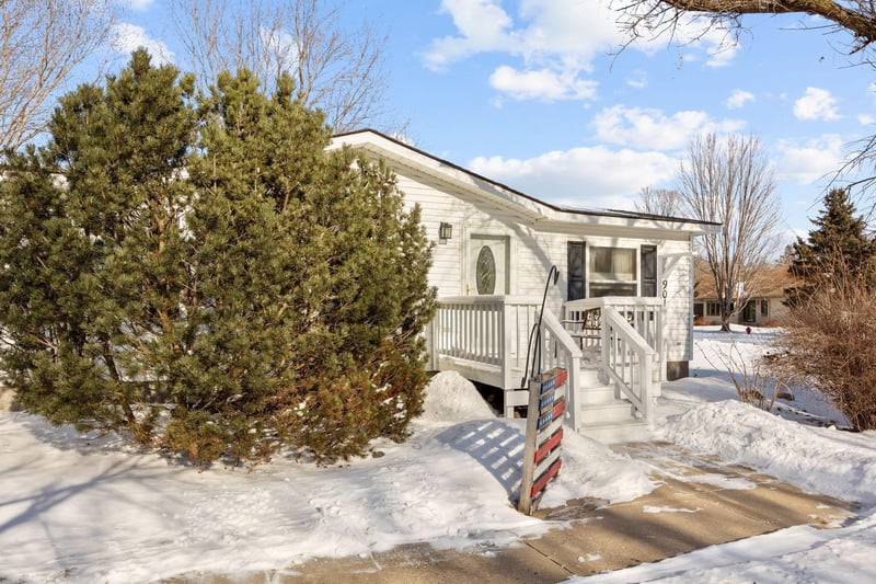 901 Sellards Dr, Dassel, MN 55325