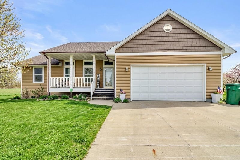 302 Chicago Ave, Breckenridge, MN 56520