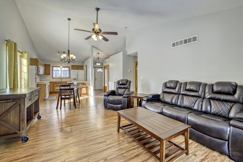 23712 Belle Ct, Hampton, MN 55031