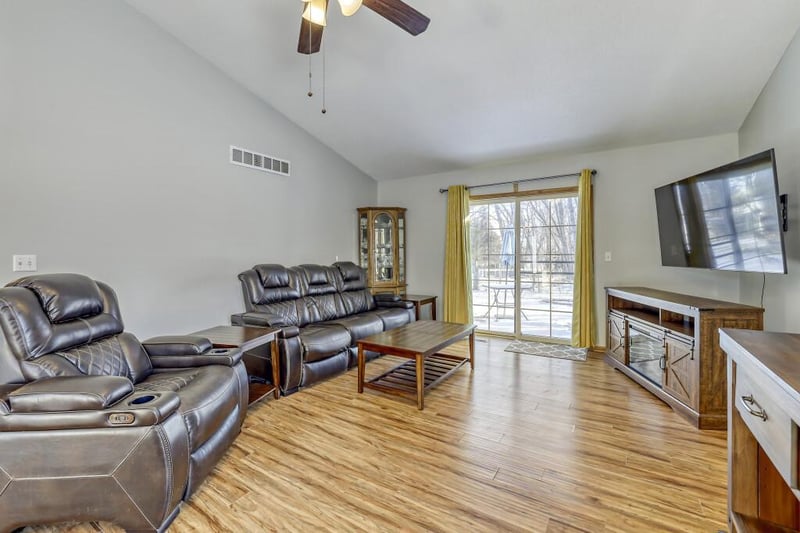 23712 Belle Ct, Hampton, MN 55031