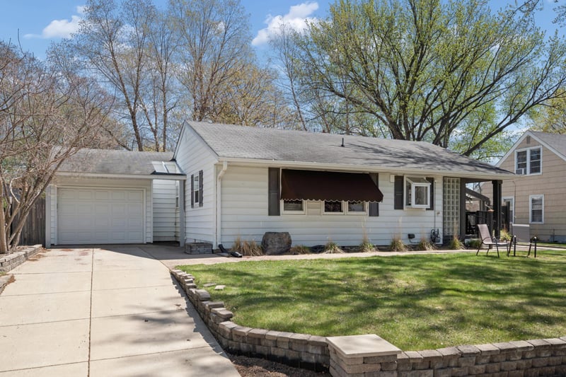 5929 Queen Ave S, Minneapolis, MN 55410