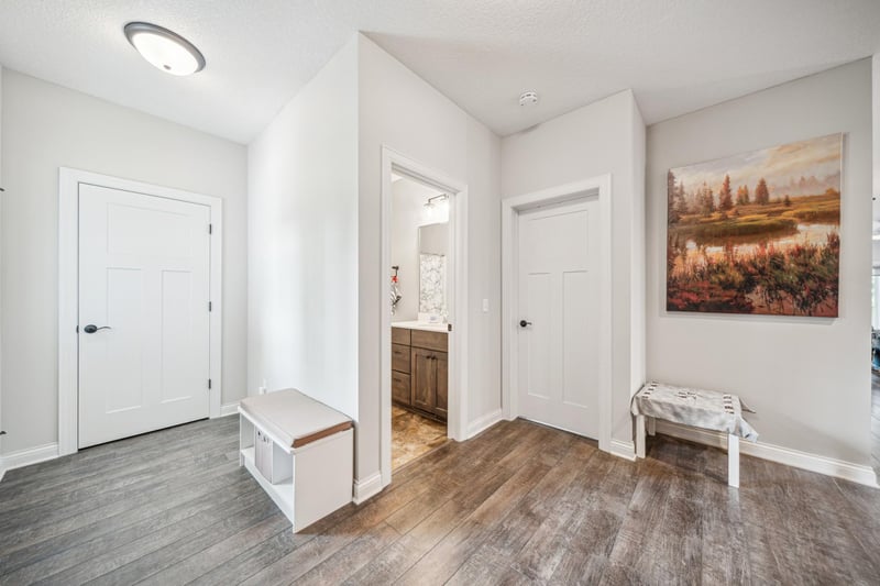 592 Shoreview Ln, Norwood Young America, MN 55397
