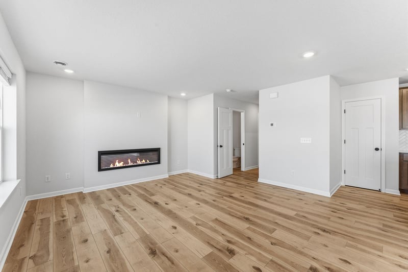 1055 Adamstown Dr, Rosemount, MN 55068