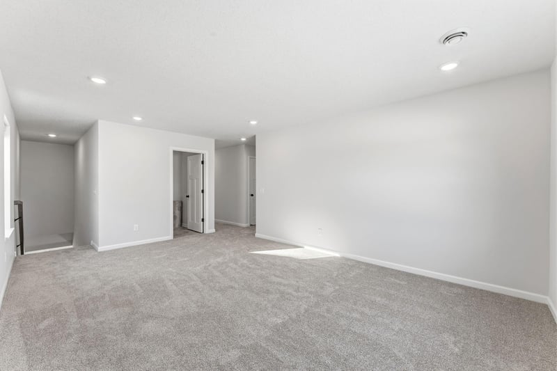1055 Adamstown Dr, Rosemount, MN 55068