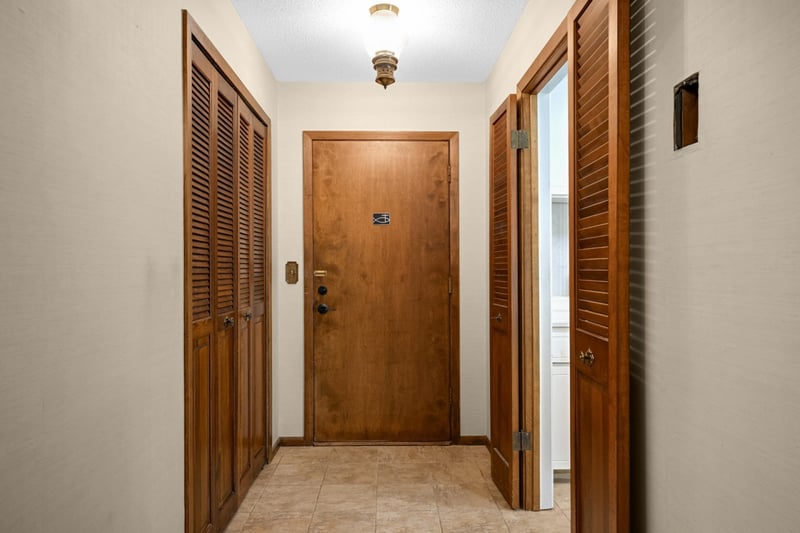 4380 Brookside Ct #118, Edina, MN 55436