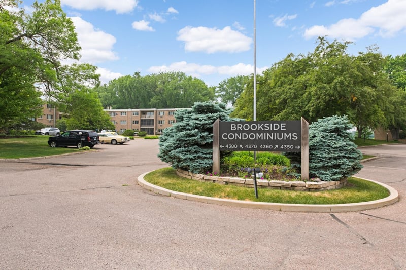 4380 Brookside Ct #118, Edina, MN 55436