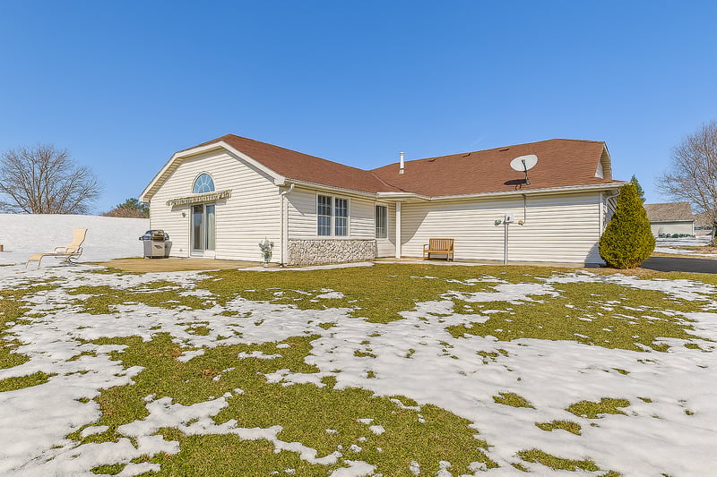 411 Bluebird St, Mora, MN 55051
