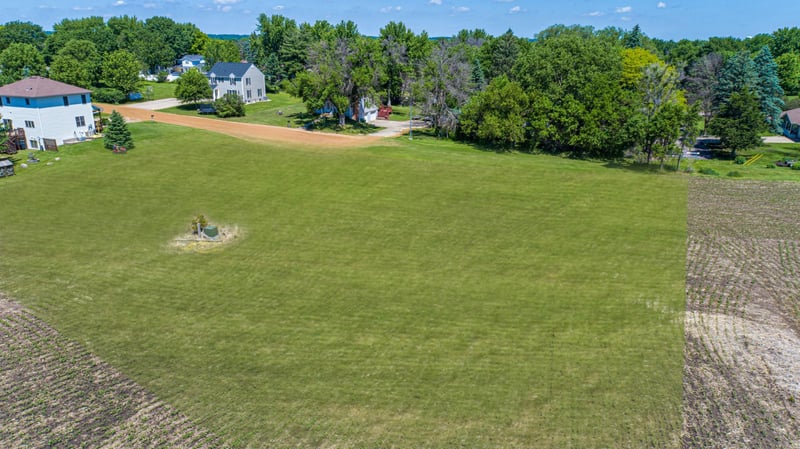 124 Kaukis Dr, Le Sueur, MN 56058